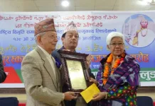 कियाचु-फाल्गुनन्द समाज सुधार पुरस्कार प्राध्यापक लिम्बुनीलाई प्रदान