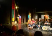 ‘आफूलाई नमासिन्या ठान्नेहरुले यो नाटक पटक-पटक हेर्नू’