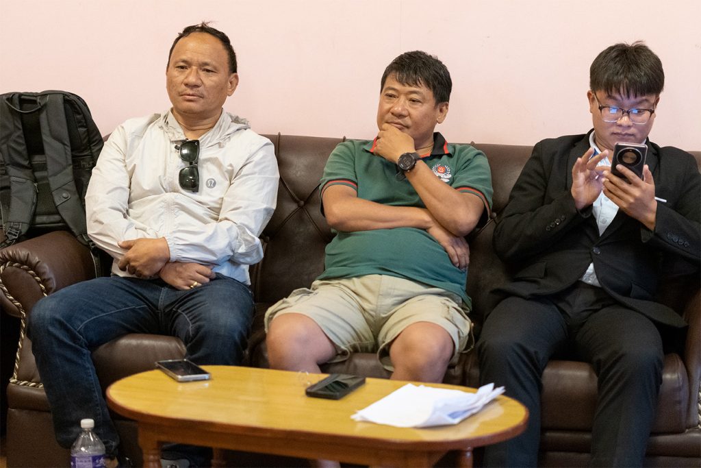 थुलुङ राई सामाका कार्यबाहक अध्यक्ष मुकुन्द राई, सल्लाहकार खुक्सङ खम्बू राई र महासचिव धनबल राई