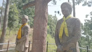 धनकुटा नगरपालिका–७, झुन्डुवामा निर्माण गरिएको सांस्कृतिक सहिद रामलिहाङ र रिदामा राईको प्रतिमा।