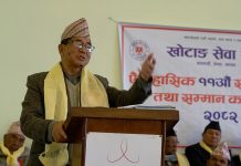 राजनीति त रमिता बन्यो, ‘महान नेता’ जन्मिएको सुन्नासाथ दौडिहाल्नुपर्ने